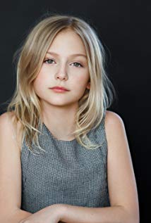 Alyvia Alyn Lind