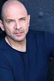 Ari Tomais
