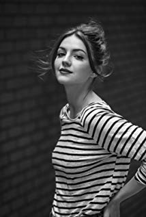 Ella Hunt