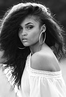 Leah Monet