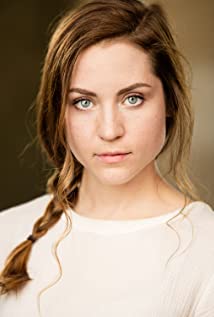 Mae Russell