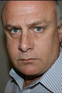 Mike R. Moreau