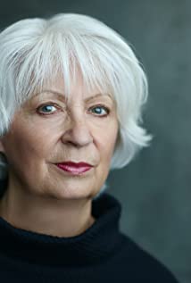 Nina Stratford