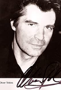 Oliver Tobias