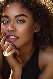 Tia Valentine