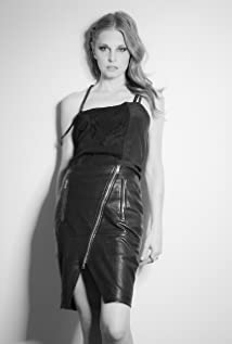Tonya Cornelisse