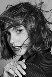 Verónica Echegui