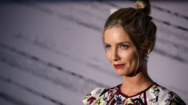 Annabelle Wallis 