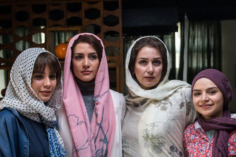 اکران فیلم سینمایی کاناپه برای همیشه منتفی شد