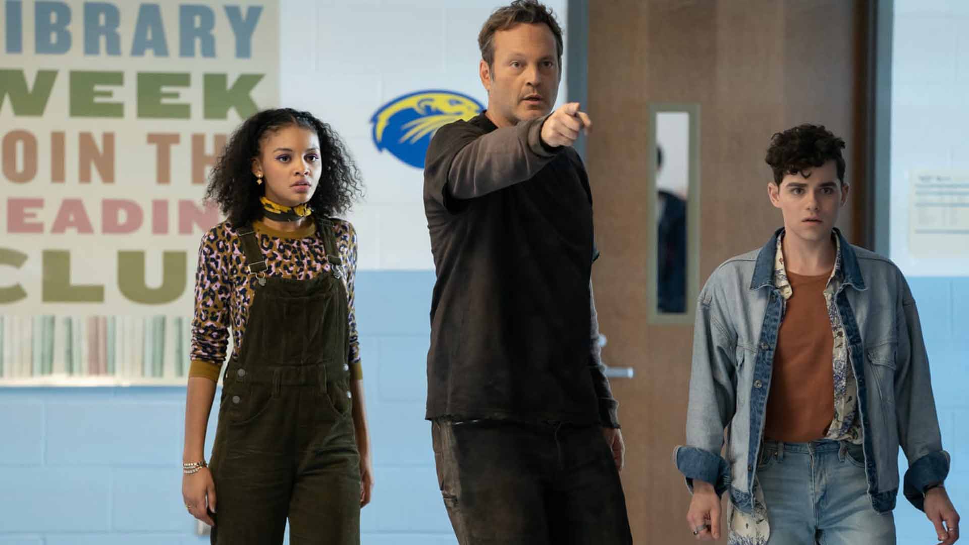 ونس به همراه دو دانش آموز در فیلم freaky