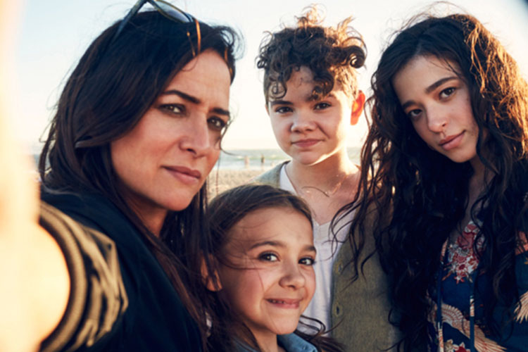 سریال Better Things برای فصل چهارم تمدید شد