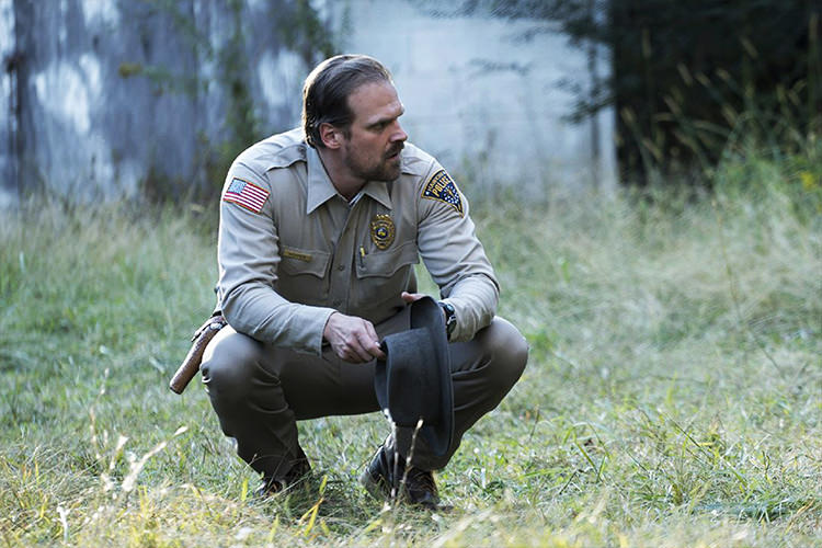 فصل سوم Stranger Things از فیلم کمدی Fletch الهام می‌گیرد