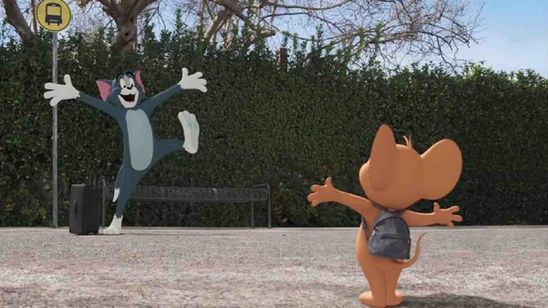 شخصیت تام و جری در پارک در حال خوشحالی در فیلم Tom & Jerry